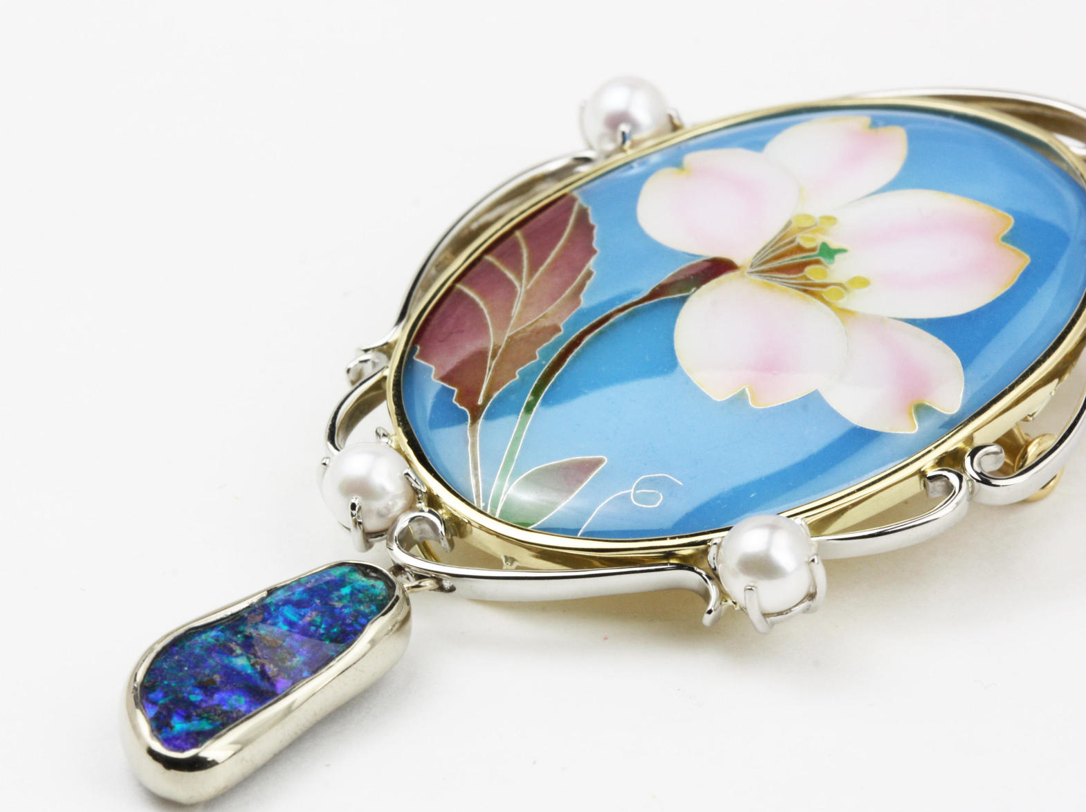 桜川七宝「源氏桜」のペンダント&ブローチが完成しました!